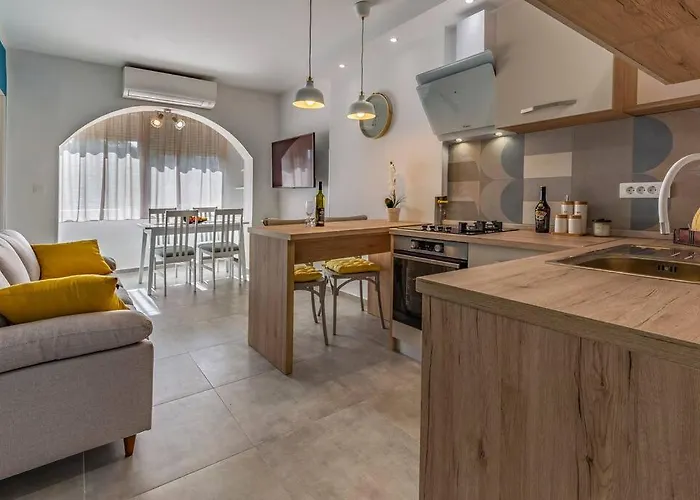 New Two Bedroom Apartment Maloni