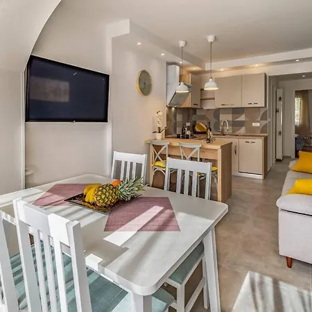 New Two Bedroom Apartment Maloni Pula Exterior photo