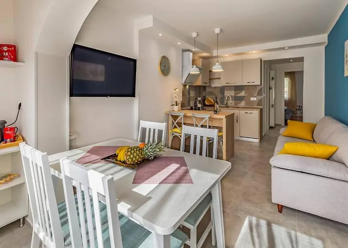 New Two Bedroom Apartment Maloni