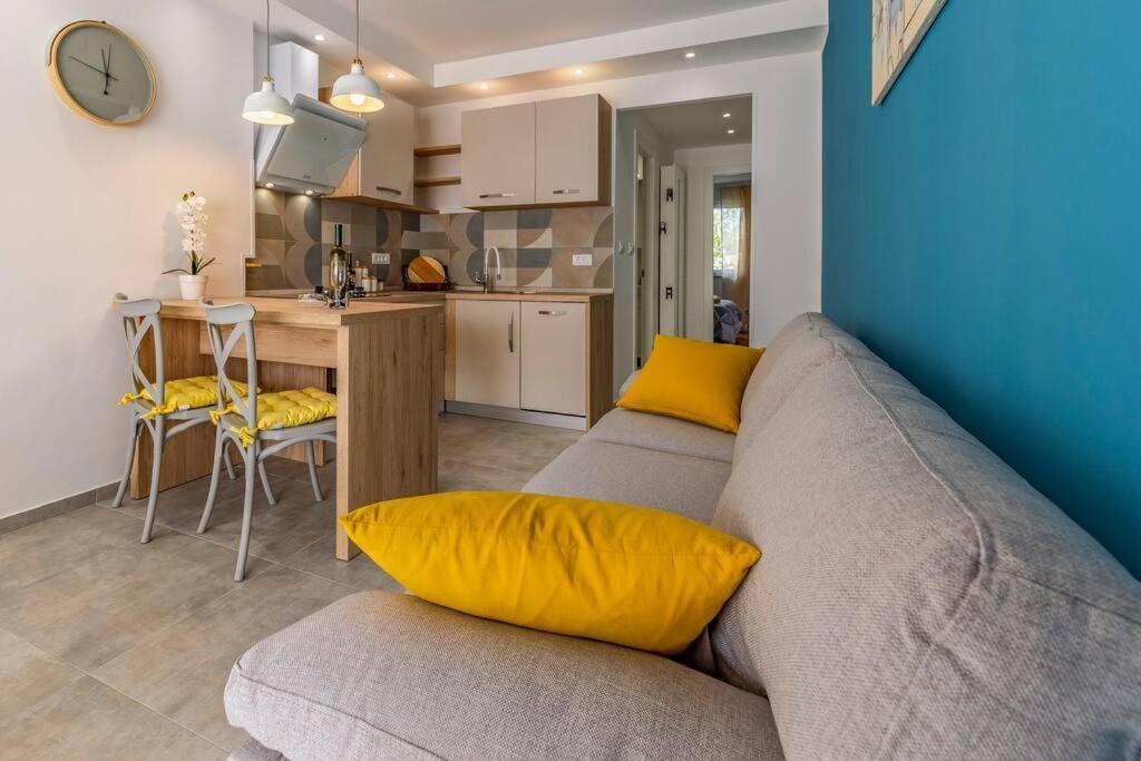 New Two Bedroom Maloni Apartment *